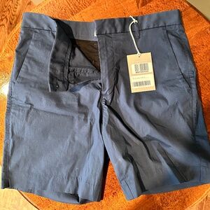 Everlane Air Chino 7” Short in Midnight